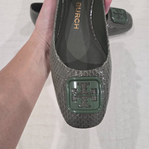 Tory Burch Georgia Flat in Green Snake Print - Picture 3 of 4